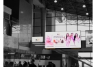 Thông qua sử dụng màn hình led để tăng trải nghiệm và doanh thu bán hàng của sân bay