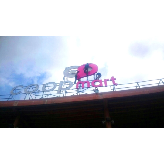 Địa chỉ thi công bảng hiệu quảng cáo đẹp tại TPHCM